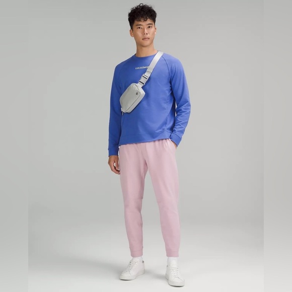 Lululemon Everywhere Belt Bag 1L Silver Drop/White Brand New - Picture 2 of 16